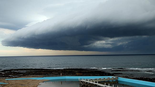 Mengerikan, Awan Mirip Tsunami di Sydney
