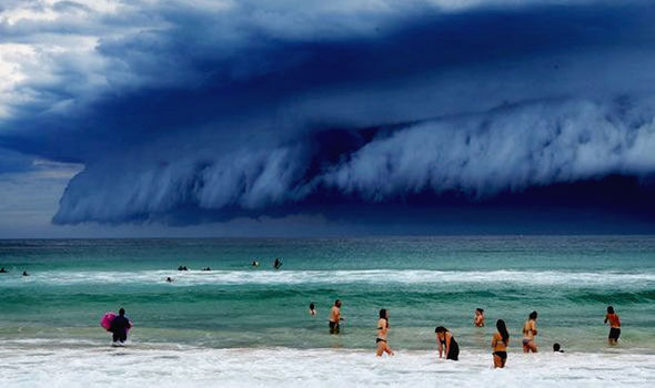 Mengerikan, Awan Mirip Tsunami di Sydney