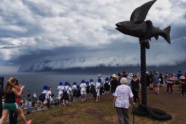 Mengerikan, Awan Mirip Tsunami di Sydney
