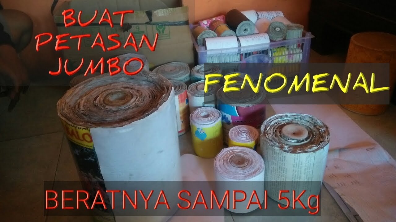 Meledakkan Petasan Berukuran Besar Yang Menjadi Tradisi Setiap Menjelang Idul Fitri