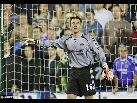 5 pemain sepakbola selain kiper yang pernah ditunjuk dadakan untuk jadi kiper
