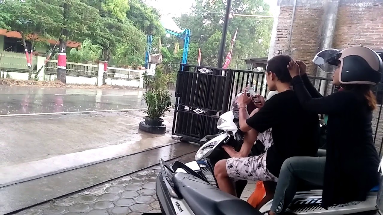 Buat Sista Yang Gak Mau Dibonceng Naik Motor Pasti Gak Akan Pernah Ngerasain Ini