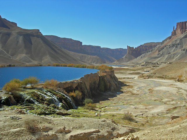 Band-e Amir, Rangkaian Danau dengan Air Sebiru Tinta