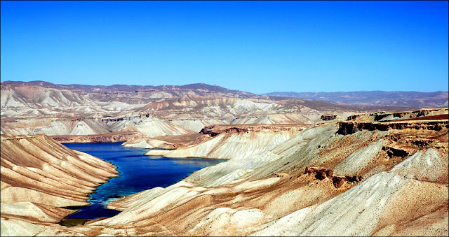 Band-e Amir, Rangkaian Danau dengan Air Sebiru Tinta