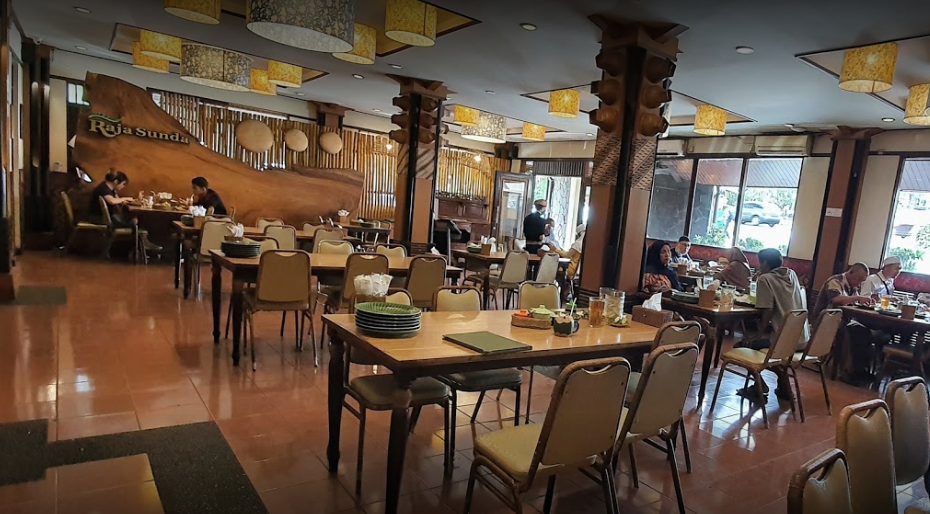 Buka Puasa Bareng Keluarga di Bandung? Ini 5 Rekomendasi Rumah Makan Yang Cocok!