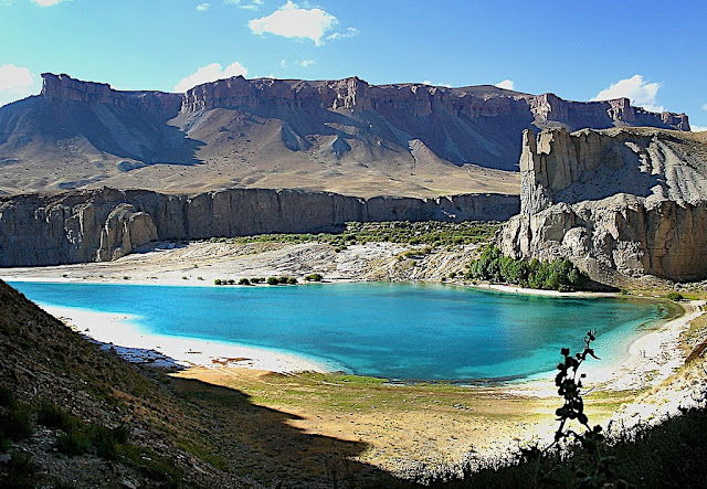 Band-e Amir, Rangkaian Danau dengan Air Sebiru Tinta