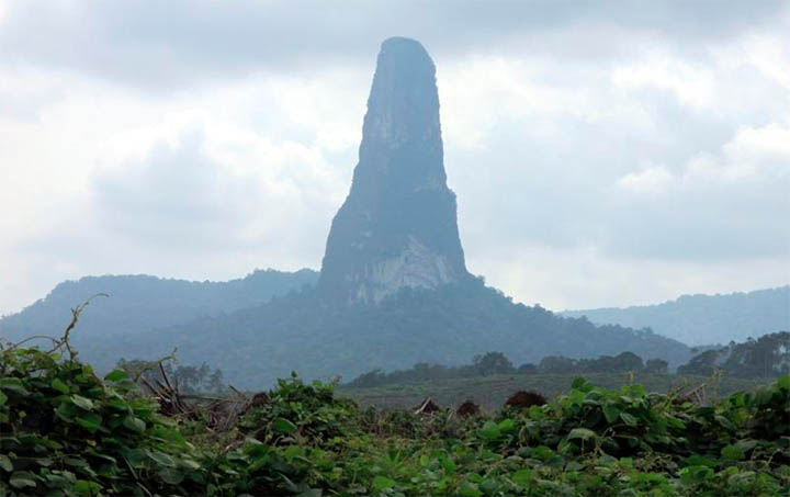 GUNUNG TERLANGSING DI DUNIA