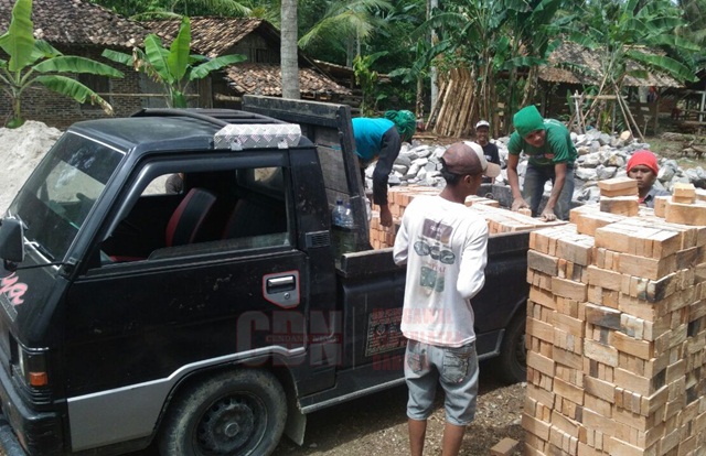 Bongkar Material Bahan Bangunan di Tanah Milik Orang Lain, Perlu Izinkah?