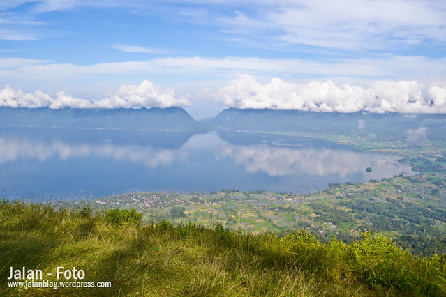 Landscape Maninjau dari Puncak Lawang Sumatera Barat
