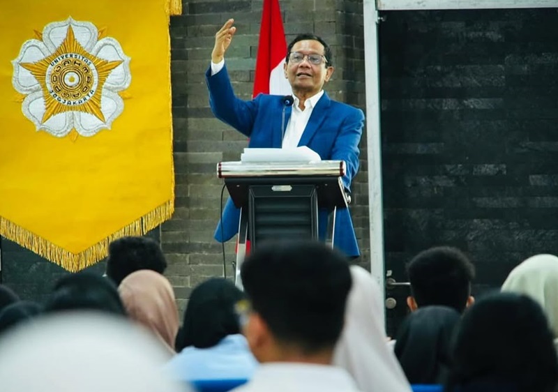 Mahfud MD Harap Penerbitan Sertifikat Laut Diseret ke Meja Hijau