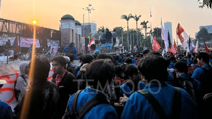 Sambut Lengsernya Jokowi, BEM SI Gelar Demo Bongkar 10 Dosa Jokowi