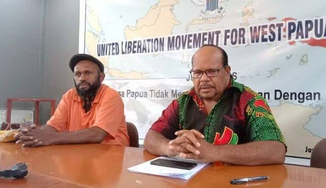 Lukas Enembe Berpulang, Warga Papua Berkabung, Kibarkan Merah Putih Setengah Tiang