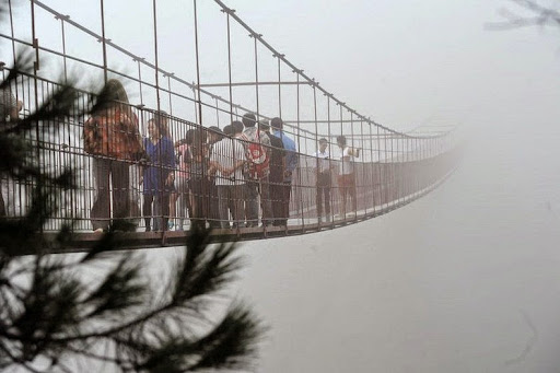 Jembatan dan Skywalk di Cina yang Bikin Merinding Saat Dilewati