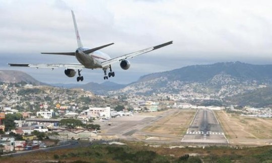 Bandara Paling Exreme Di Dunia