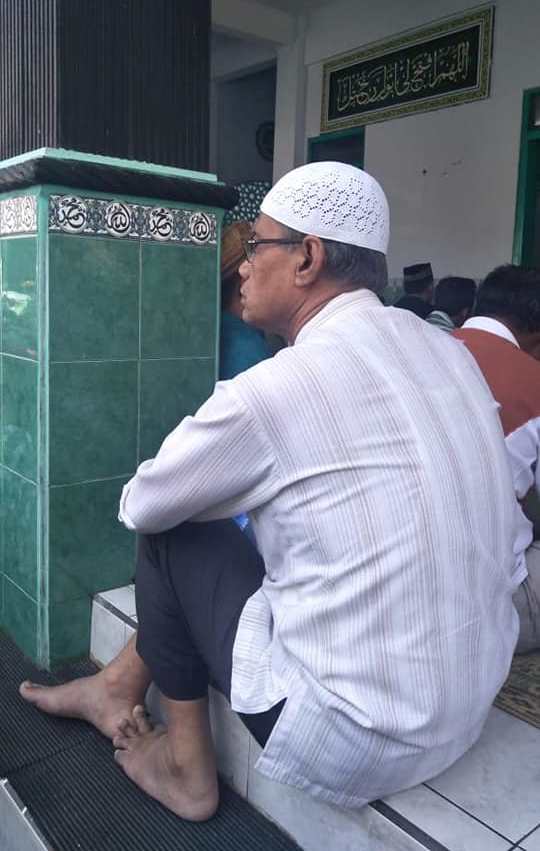 Muhammadiyah Punya Aset Puluhan Triliun, Haedar Nashir Bawa Kardus Tunggu Kereta