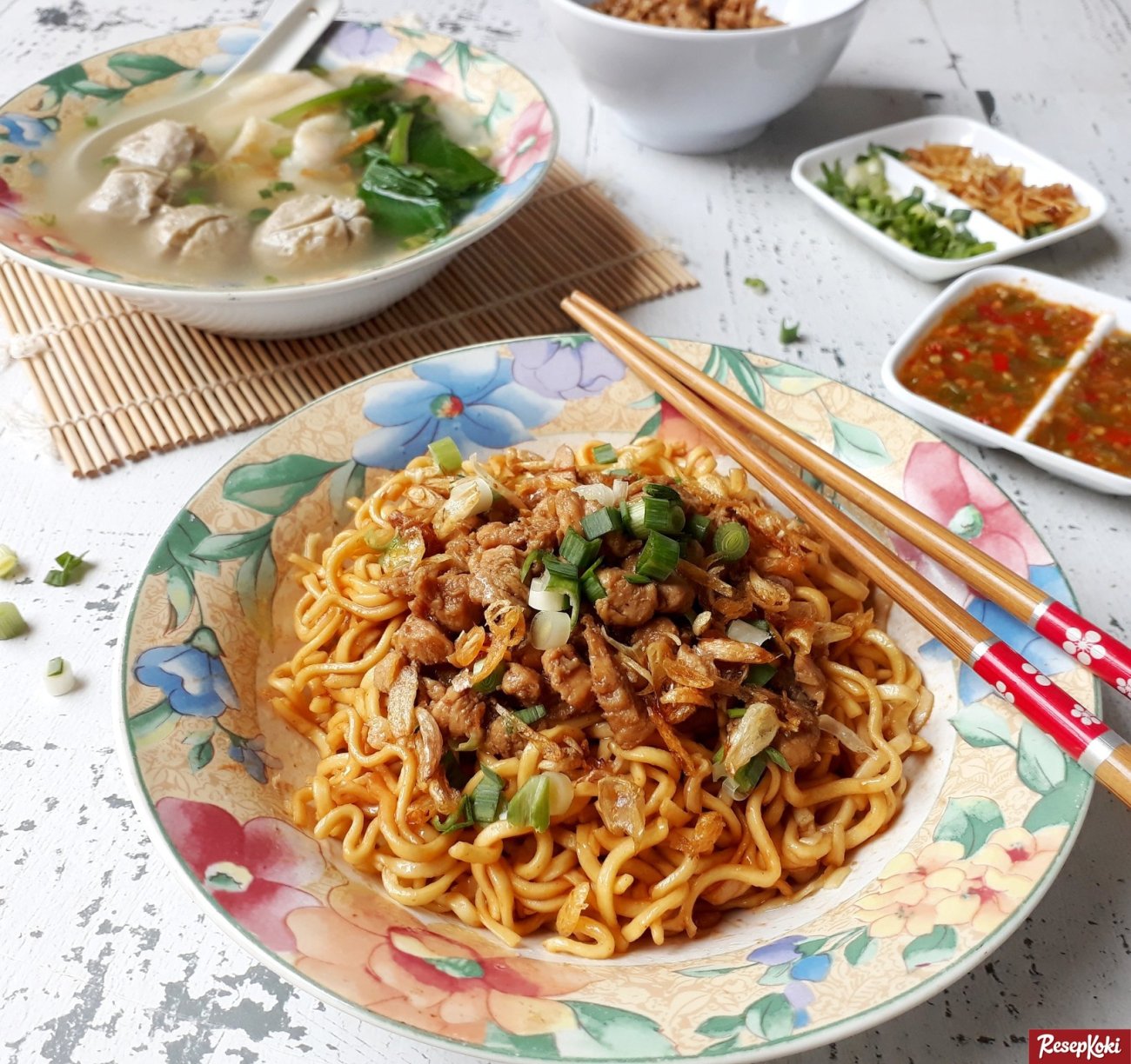 Makan Malam di Tepi Jalan Kota Bandung