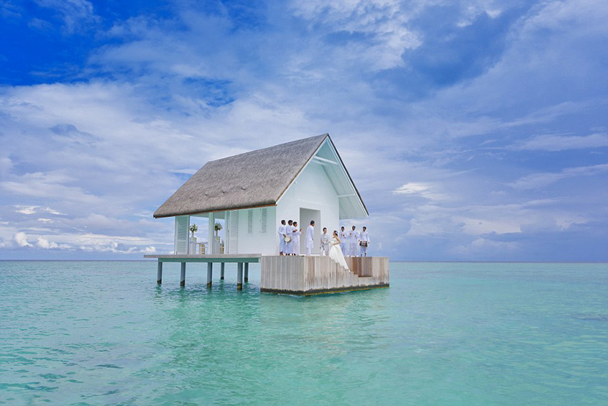 Lokasi Pernikahan Anti Mainstream di Tengah Laut Maladewa