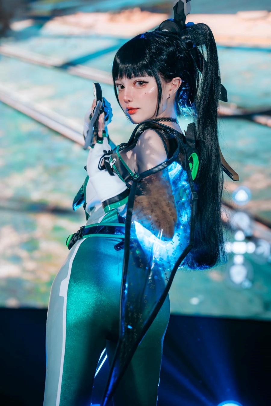 Eksklusif! Le Josette Bercosplay sebagai Eve di Stellar Blade