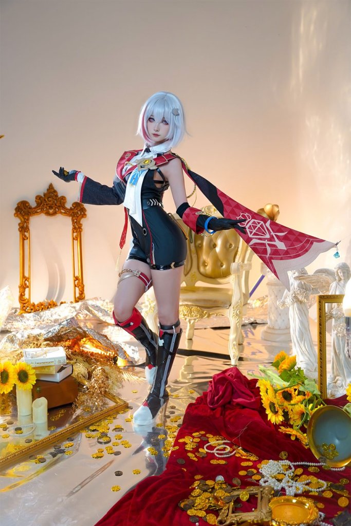 Cosplay Keren! Gadis Thailand Jadi Topaz dari Honkai: Star Rail, Bikin Kagum!