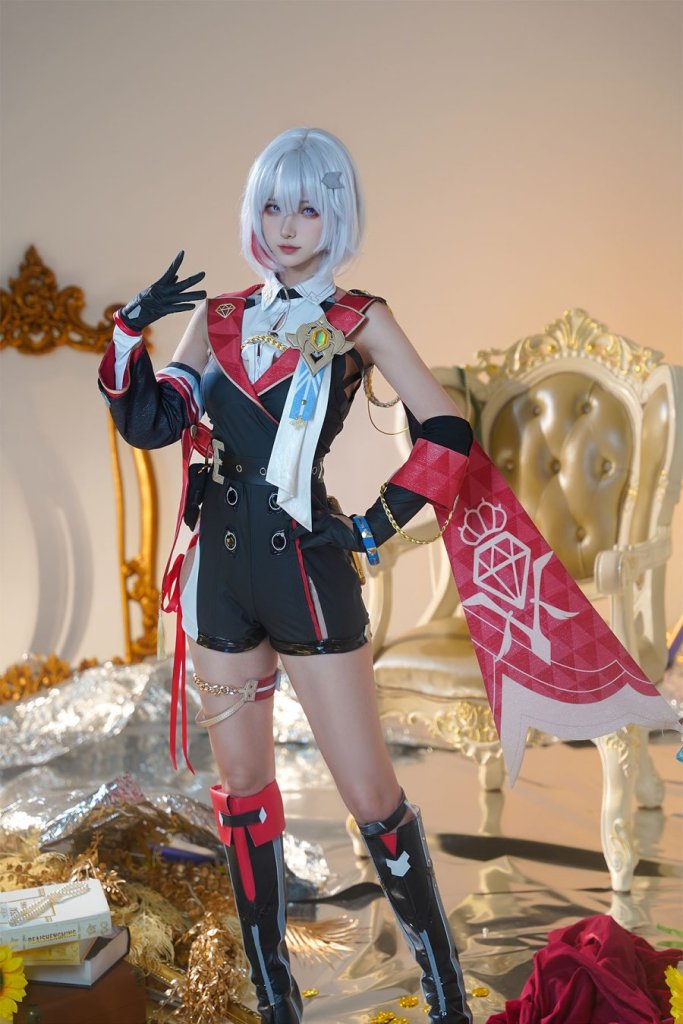 Cosplay Keren! Gadis Thailand Jadi Topaz dari Honkai: Star Rail, Bikin Kagum!