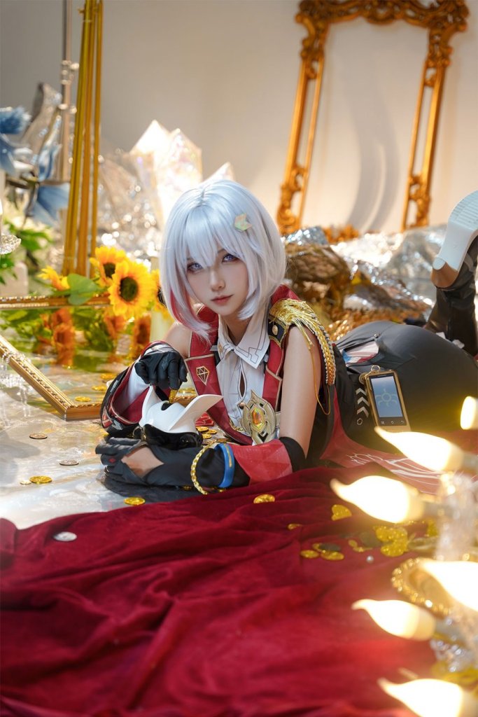 Cosplay Keren! Gadis Thailand Jadi Topaz dari Honkai: Star Rail, Bikin Kagum!