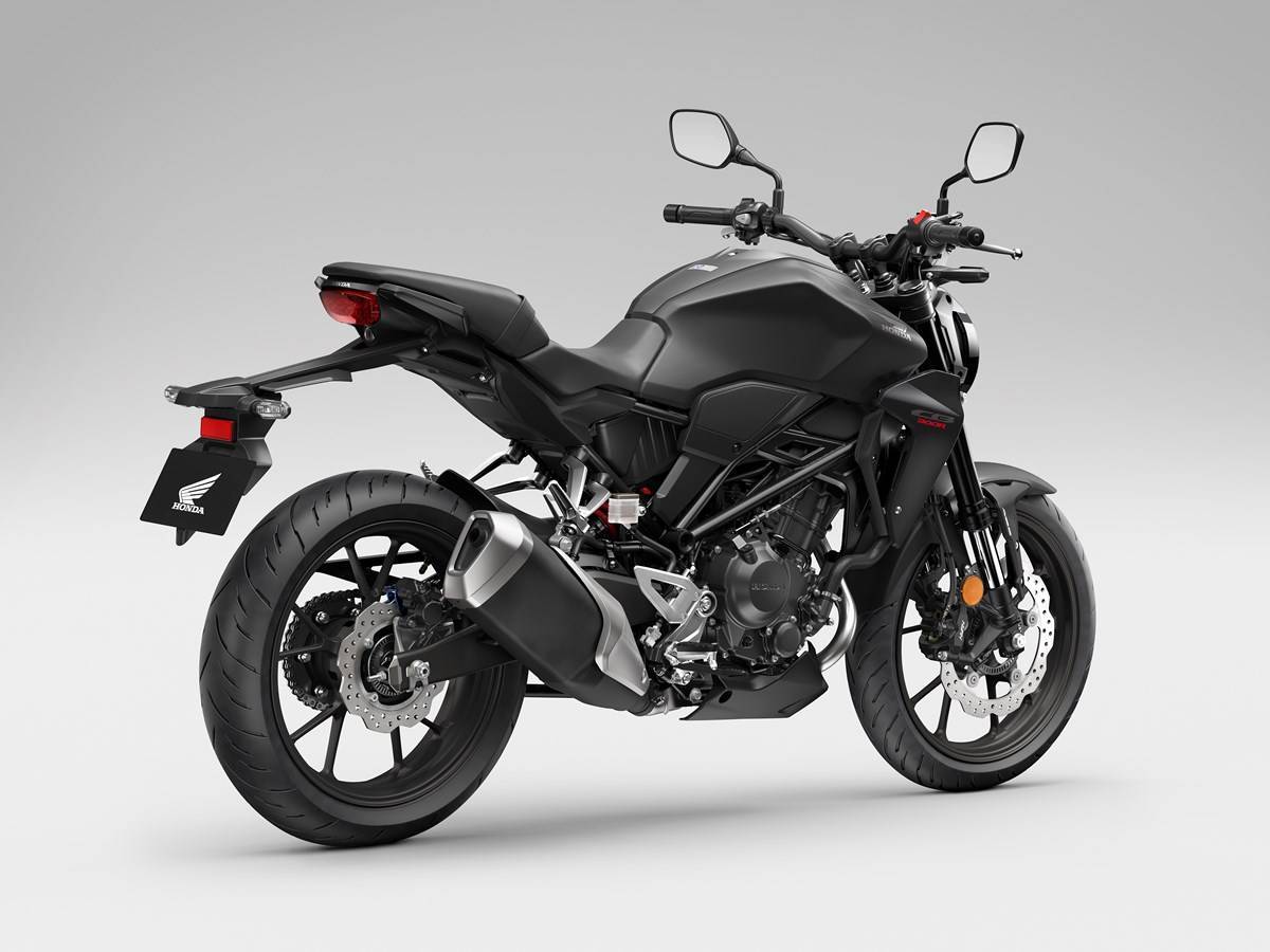 Honda CB300 2022, Jatuh Cinta Pandangan Pertama