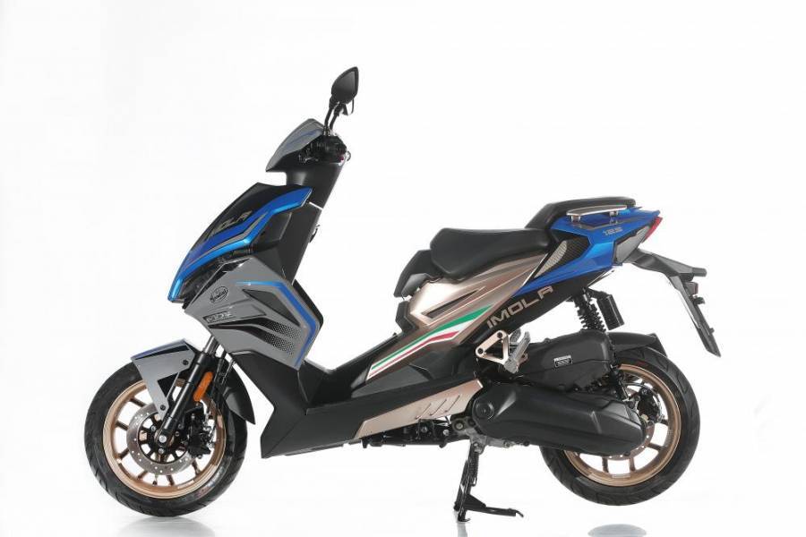 Skutik Sporty 125cc Mesin DOHC, Ramping Dan Garang Banget