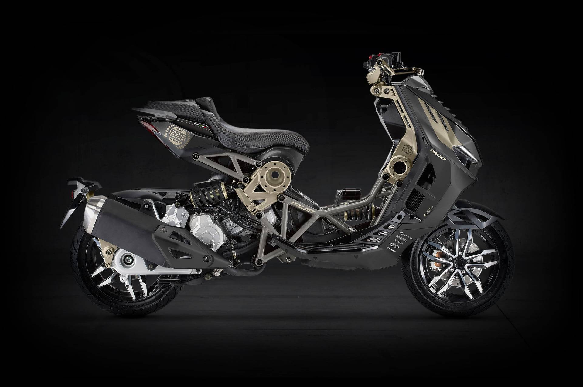 Bagi Yang Sudah Ngidam Lama, Motor Matic Ini Sudah Dijual Di Indonesia Gan