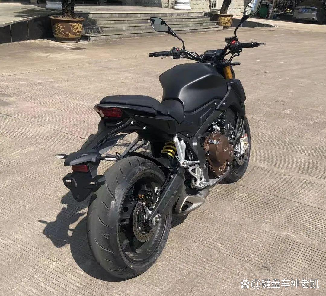 Sepertinya Honda Akan Marah Karena Dijiplak Motor Ini, Mirip Banget Gan