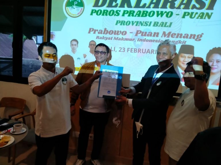 Deklarasi Poros Prabowo Puan di Kandang Banteng
