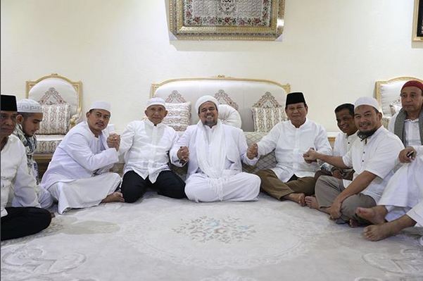 lama-tak-muncul-fpi-kembali-beraksi