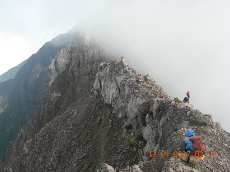 8 Fakta dan Misteri Gunung Raung yang Dipercaya Masyarakat
