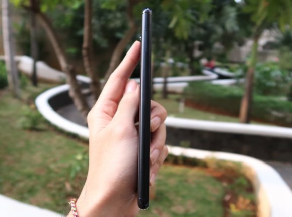 Review ASUS ZenFone Zoom S ZE553KL: Varian ZenFone Pertama dengan Kamera Ganda