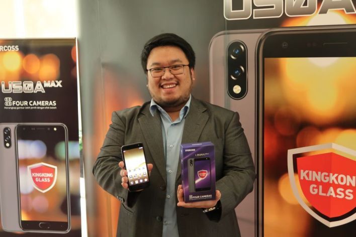 Evercoss U50A Max Tawarkan 4 Kamera dan Layar Tahan Banting