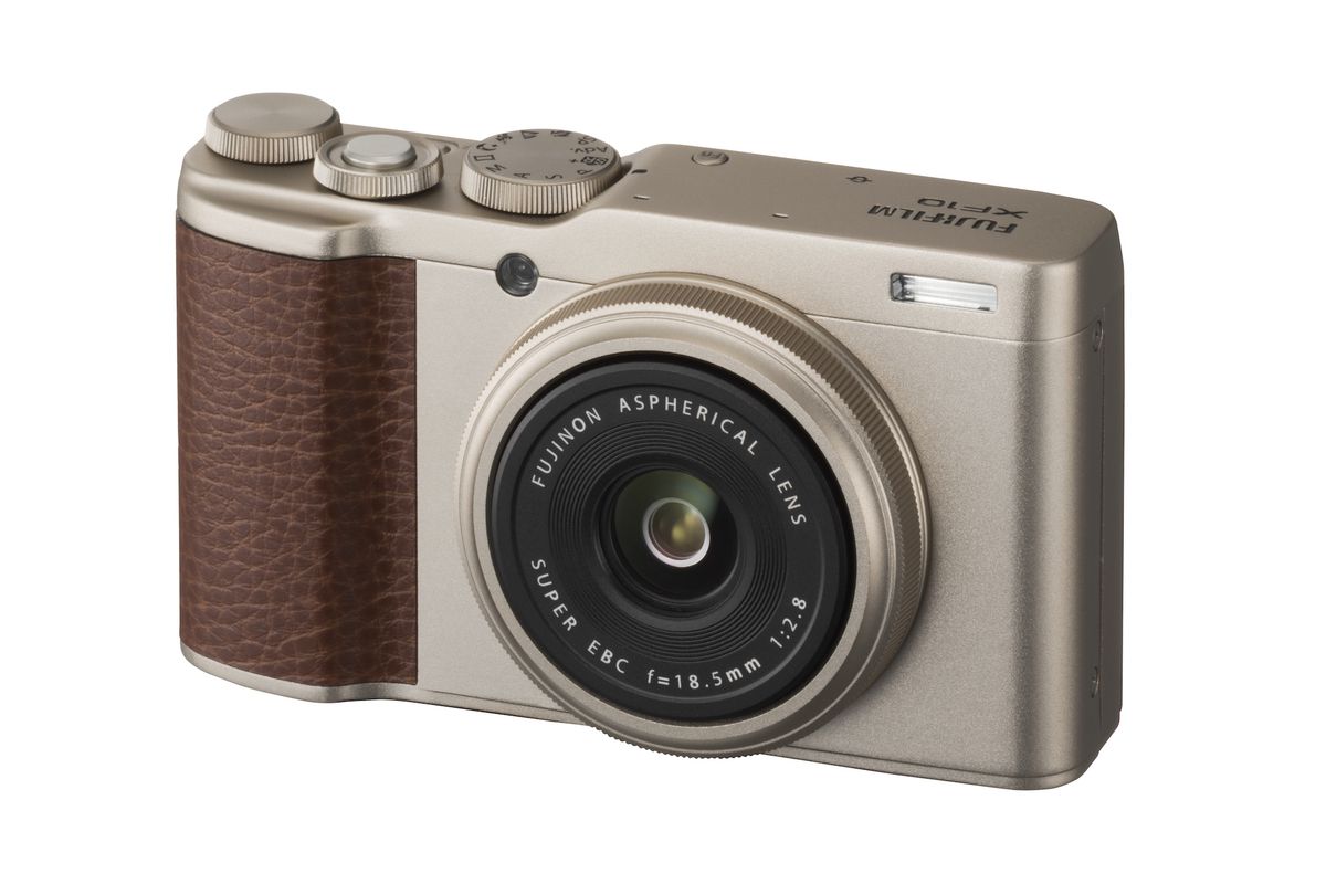 Fujifilm XF10: Bodi Ringkas, Dipersenjatai Sensor APS-C 24.2 Megapixel