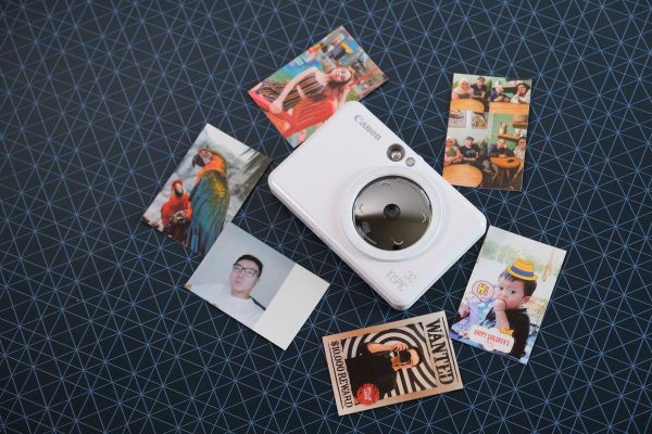 Review Canon iNSPIC &#91;S&#93;: Kamera Instan Trendi yang Bisa Jadi Printer Portabel