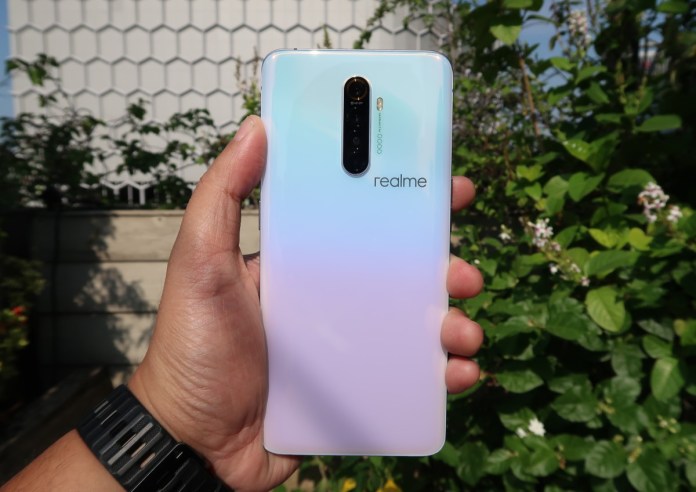 hands-on-kesan-pertama-menggenggam-realme-x2-pro