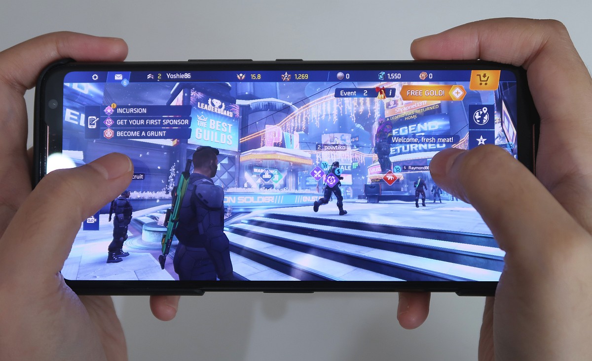 Review Asus ROG Phone II: Smartphone Gaming Terbaik Saat Ini