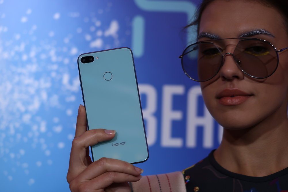 resmi-hadir-di-indonesia-honor-9i-dibanderol-mulai-dari-26-juta-rupiah