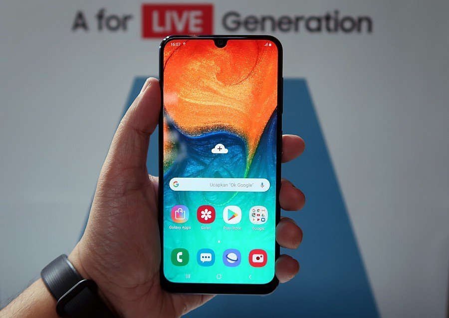 &#91;Hands-On&#93; Kesan Pertama Mencoba Samsung Galaxy A30