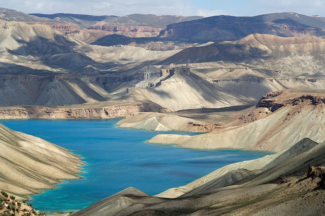 Band-e Amir, Rangkaian Danau dengan Air Sebiru Tinta