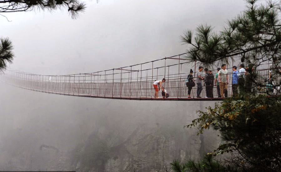 Jembatan dan Skywalk di Cina yang Bikin Merinding Saat Dilewati