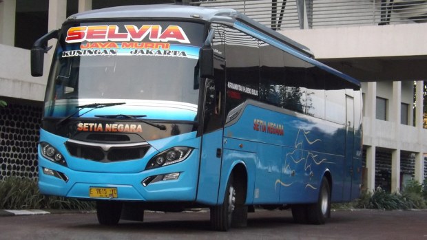 Hino AK8, Bus Bermesin Depan yang Banyak Digunakan Untuk Kelas Ekonomi AC