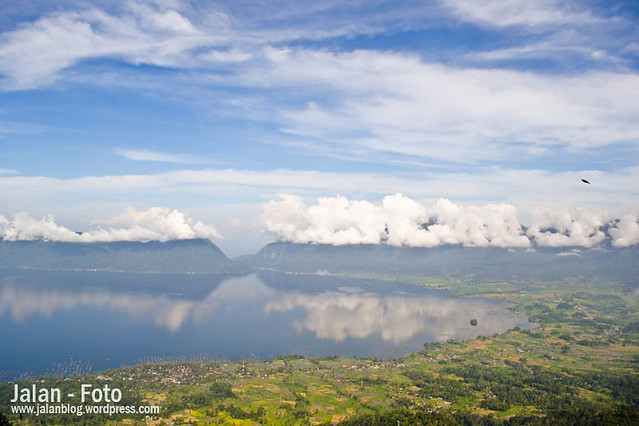 Landscape Maninjau dari Puncak Lawang Sumatera Barat