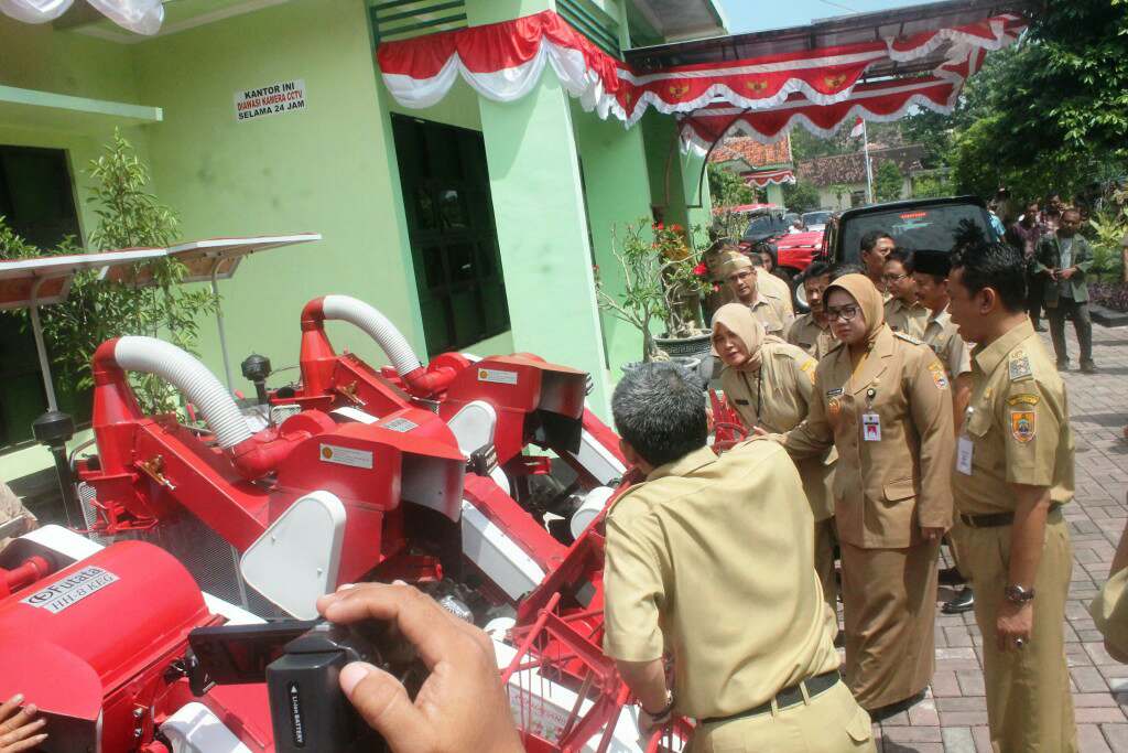 pungli-alsintan-apbn-guncang-sragensetoran-upeti-miliaranpenyidik-turun-tangan