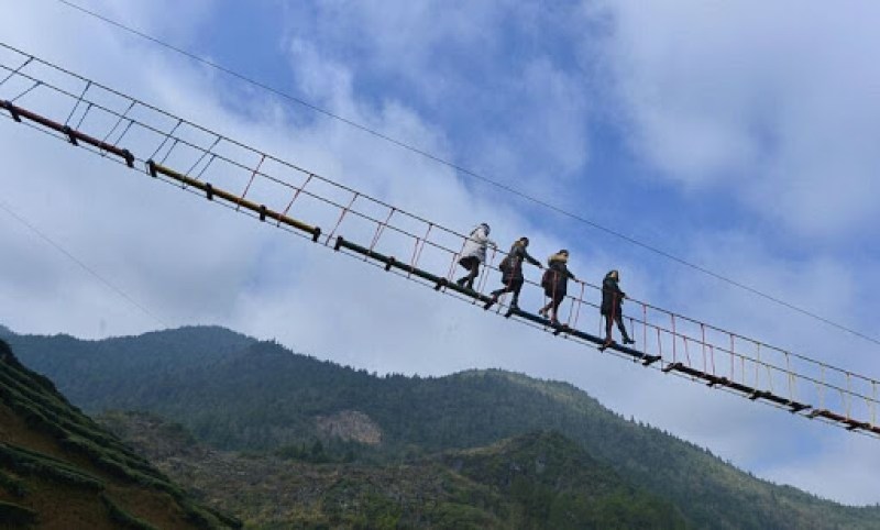 Jembatan dan Skywalk di Cina yang Bikin Merinding Saat Dilewati