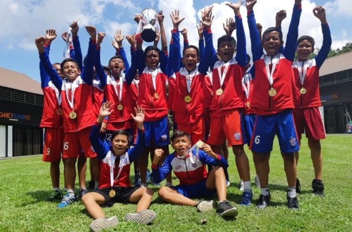 libas-tim-tuan-rumah-7-2-okky-youth-soccer-u-12-jadi-juara-singacup-2018