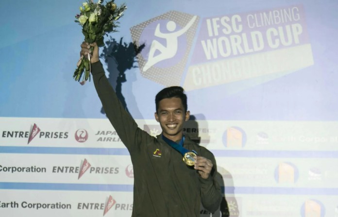 alfian-m-fajri-raih-medali-emas-kejuaraan-dunia-ifsc-climbing-chongqing-china