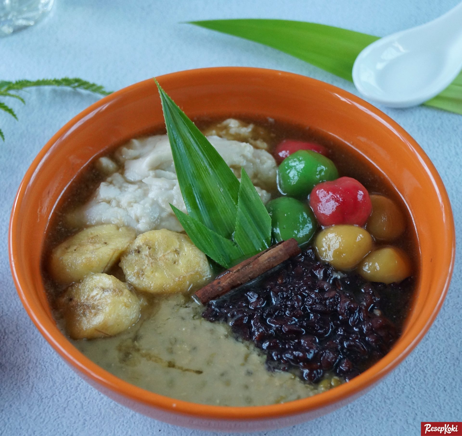 Kuliner Merakyat Unik Bikin Nagih, Ada yang Dimakan Pakai Sambal Goreng Udang Loh! 