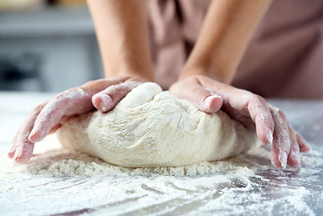 Dibayar 4,5 Juta Sehari Buat Makan Pizza, Mau?